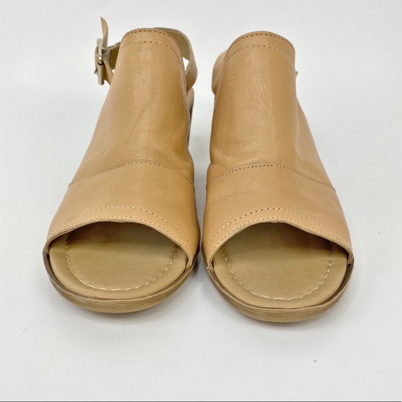 SOLD! Sophia Milano Italy Slingback Block Heel Sandals - Picture 5 of 10